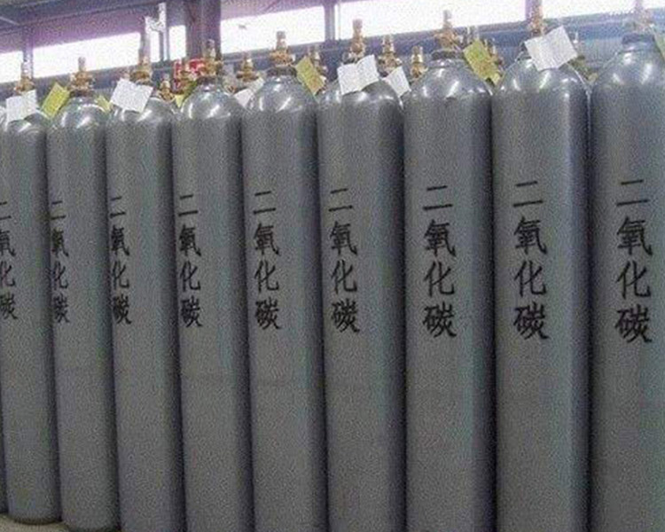 山西永固氣體給您講講，氣瓶使用中應(yīng)該注意的事項